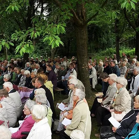Ein Platz Im Etagenbett Im Durchgang In Schalke Naehe Arena Hostel Gelsenkirchen