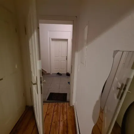 Ein Platz Im Etagenbett Im Durchgang In Schalke Naehe Arena