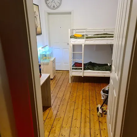 Hostel Ein Platz Im Etagenbett Im Durchgang In Essen Katernberg Naehe Zollverein *