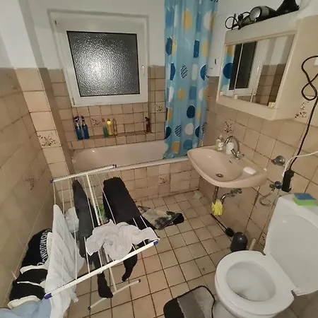 Ein Platz Im Etagenbett Im Durchgang In Schalke Naehe Arena * Gelsenkirchen