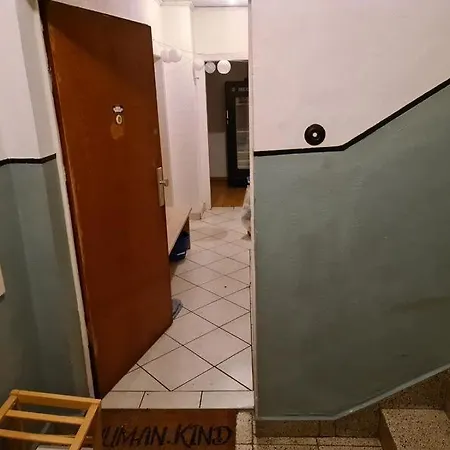 Ein Platz Im Etagenbett Im Durchgang In Schalke Naehe Arena * Gelsenkirchen