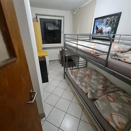 Ein Platz Im Etagenbett Im Durchgang In Schalke Naehe Arena *