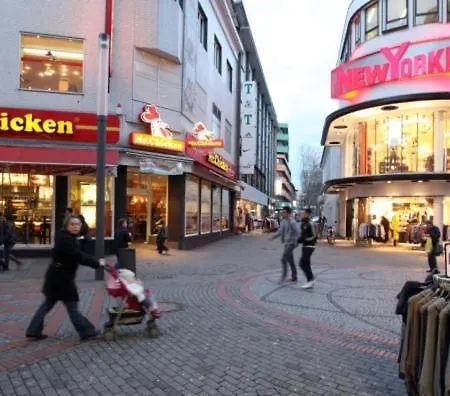 Ein Platz Im Etagenbett Im Durchgang In Schalke Naehe Arena * Gelsenkirchen