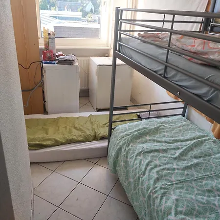 Hostel Ein Platz Im Etagenbett Im Durchgang In Schalke Naehe Arena