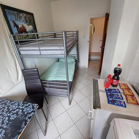 Ein Platz Im Etagenbett Im Durchgang In Schalke Naehe Arena * Gelsenkirchen