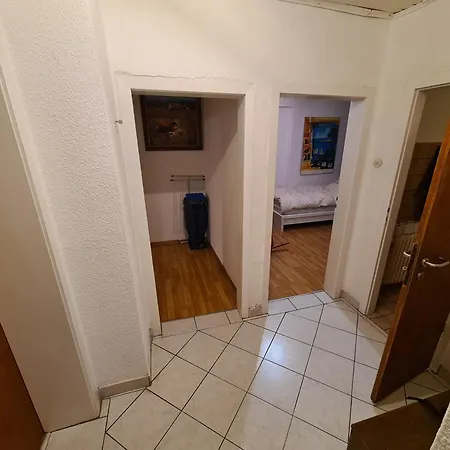 Ein Platz Im Etagenbett Im Durchgang In Schalke Naehe Arena Hostel Gelsenkirchen