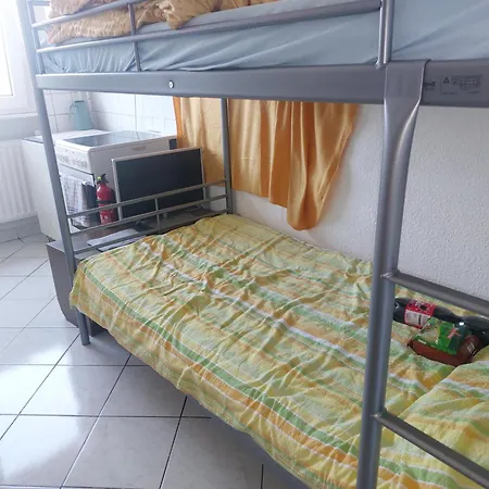 Hostel Ein Platz Im Etagenbett Im Durchgang In Schalke Naehe Arena Gelsenkirchen