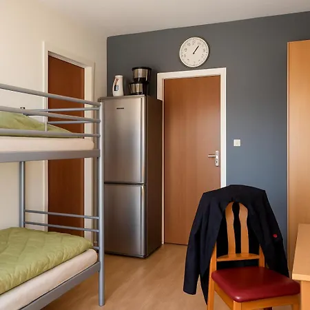 Hostel Ein Platz Im Etagenbett Im Durchgang In Schalke Naehe Arena