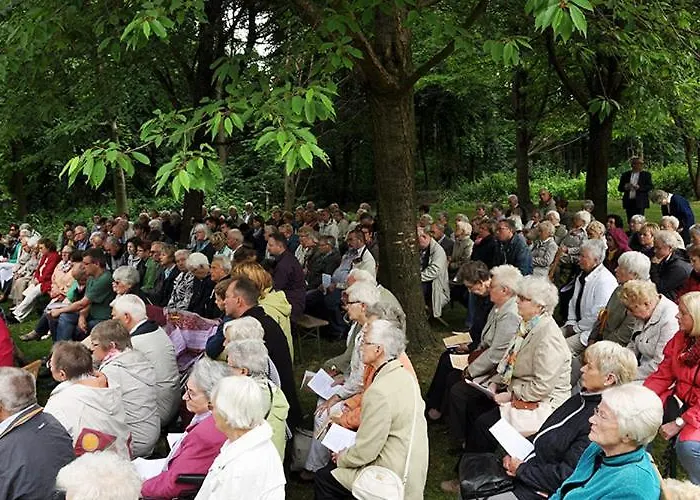 Ein Platz Im Etagenbett Im Durchgang In Schalke Naehe Arena Hostel Gelsenkirchen