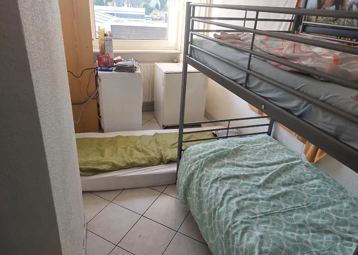 Hostel Ein Platz Im Etagenbett Im Durchgang In Schalke Naehe Arena