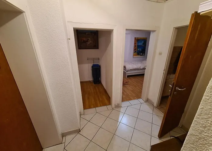 Ein Platz Im Etagenbett Im Durchgang In Schalke Naehe Arena Hostel Gelsenkirchen