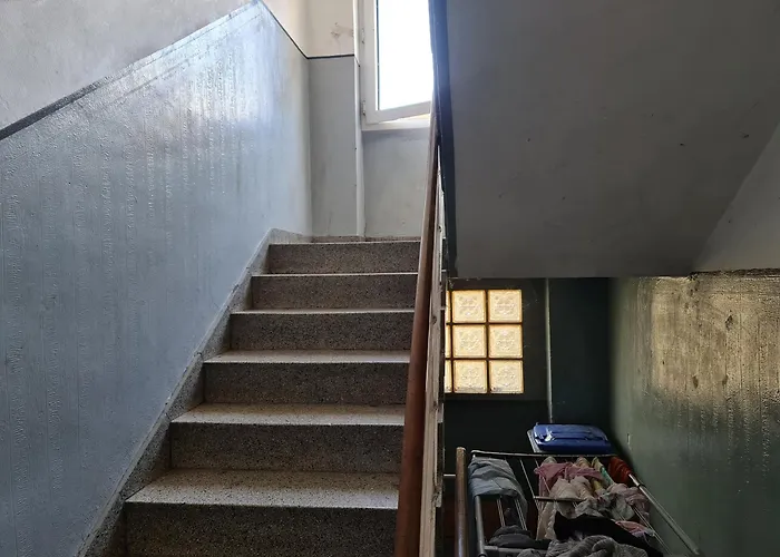 Ein Platz Im Etagenbett Im Durchgang In Schalke Naehe Arena Hostel