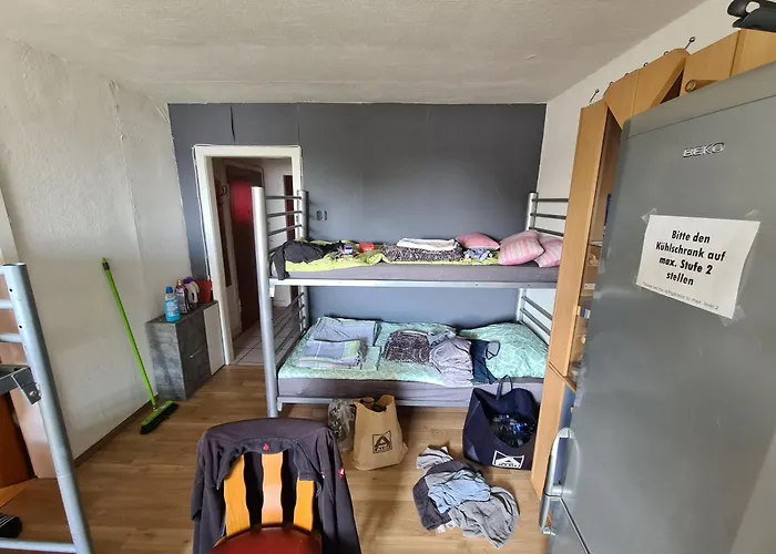 Hostel Ein Platz Im Etagenbett Im Durchgang In Schalke Naehe Arena *