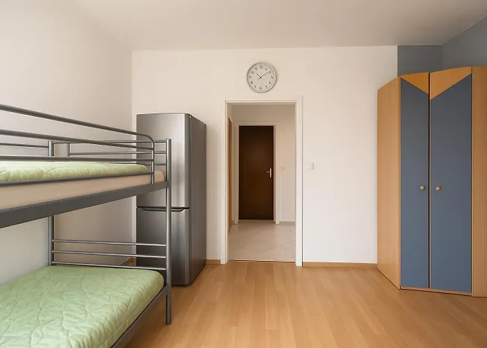 Ein Platz Im Etagenbett Im Durchgang In Schalke Naehe Arena *