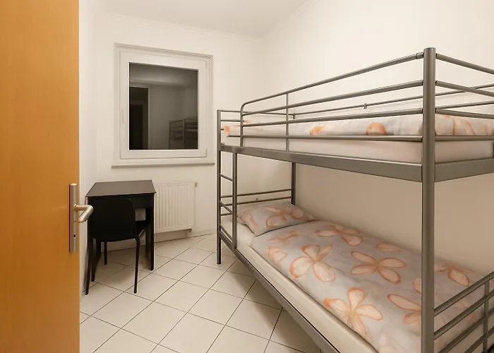 Ein Platz Im Etagenbett Im Durchgang In Schalke Naehe Arena Hostel *